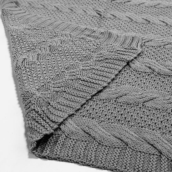 Kuscheldecke / Tagesdecke - Gestrickte Cable Grau 02