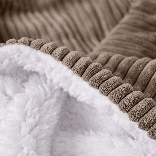 Sherpa-Decke - Cord Mocca Fabric Close-up Image